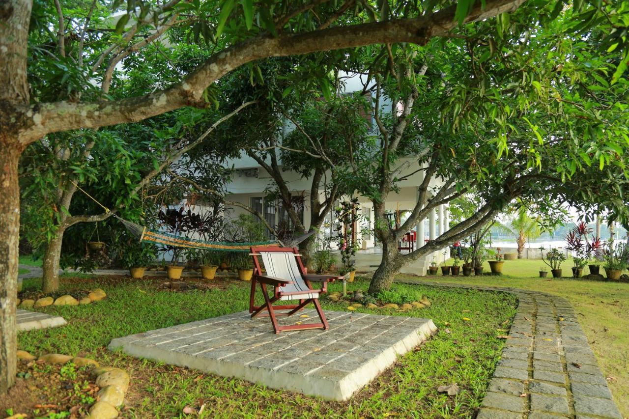 Orchid Lake View Homestay Alappuzha Exterior photo