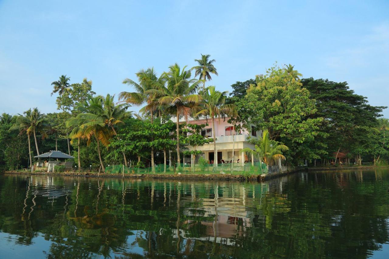Orchid Lake View Homestay Alappuzha Exterior photo